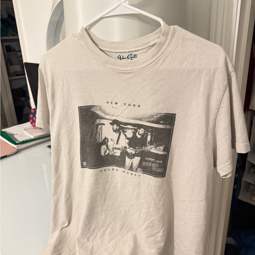Brandy Melville Cream Graphic Tee